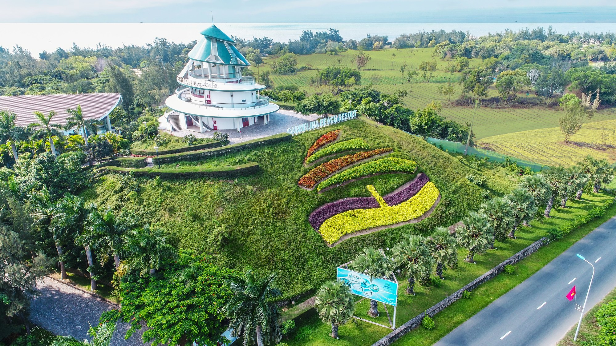 Carmelina Beach Resort