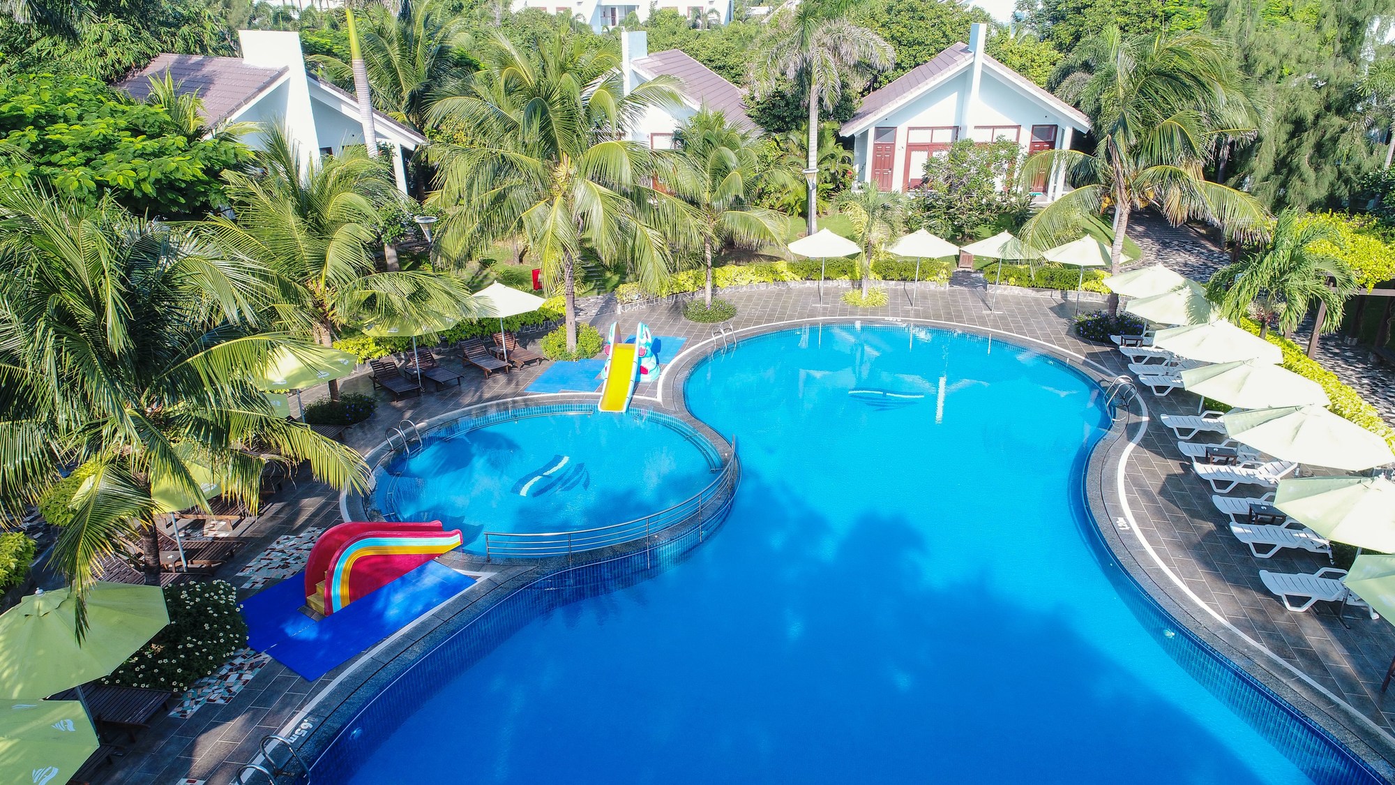 Carmelina Beach Resort