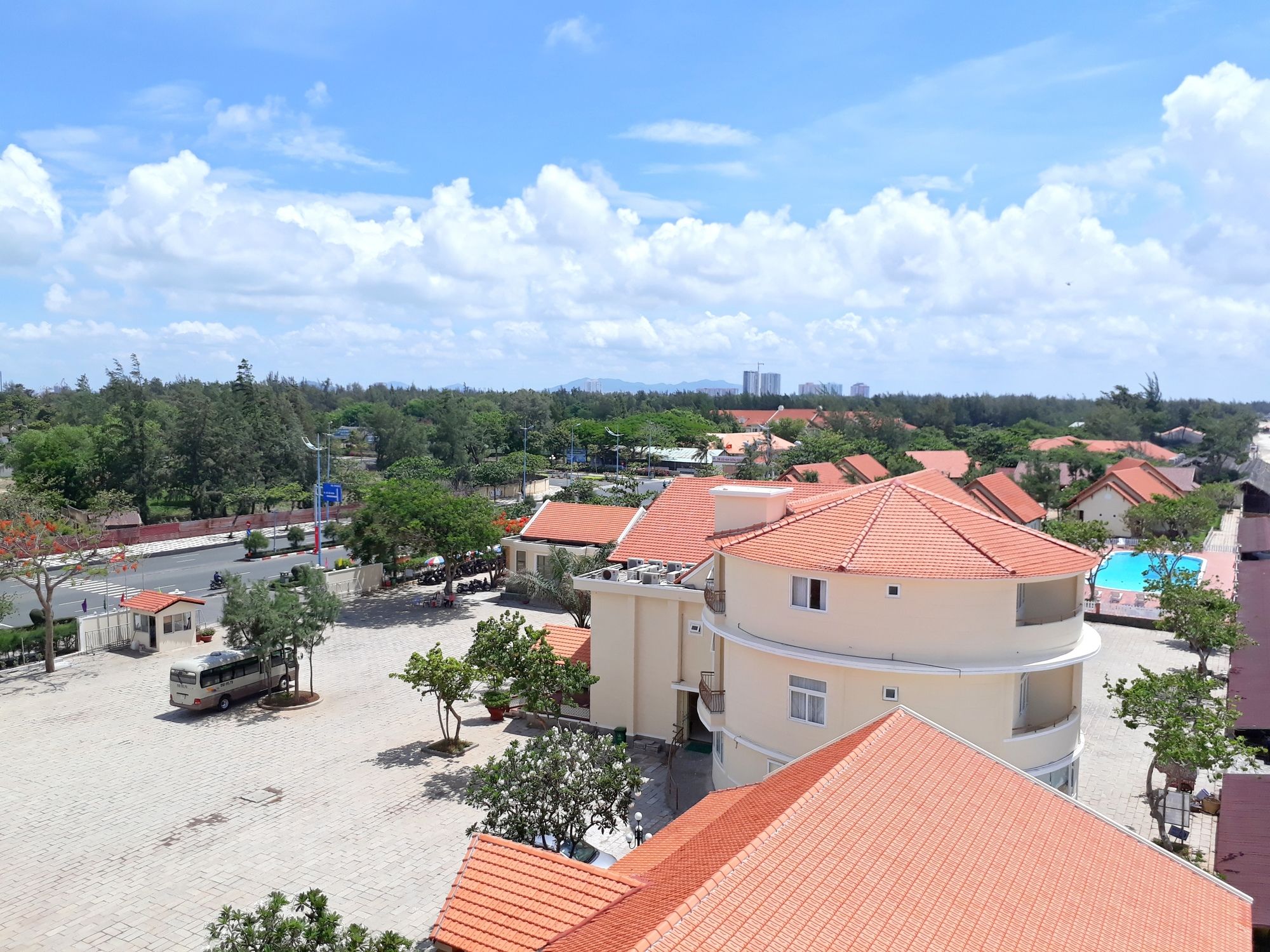 HaiDuong Intourco Resort