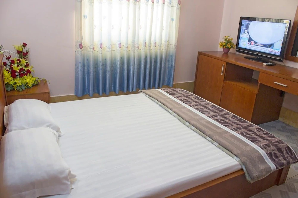 Ngan Hang Hotel