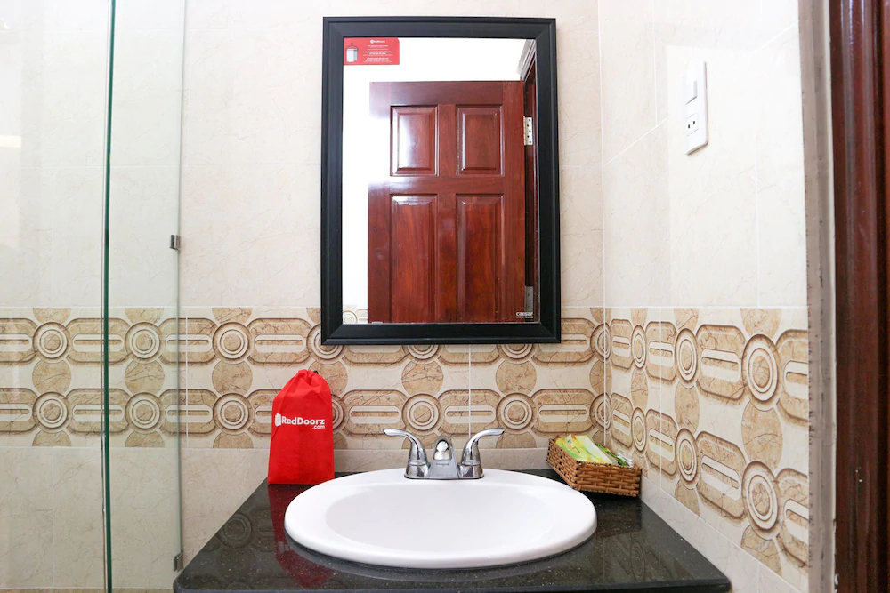 RedDoorz Plus @ Tran Quy Cap