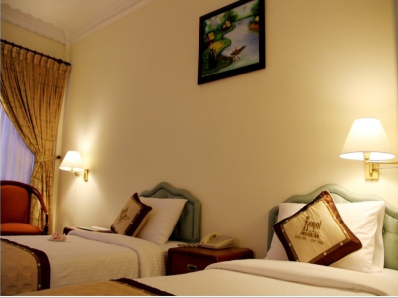 Royal Hotel