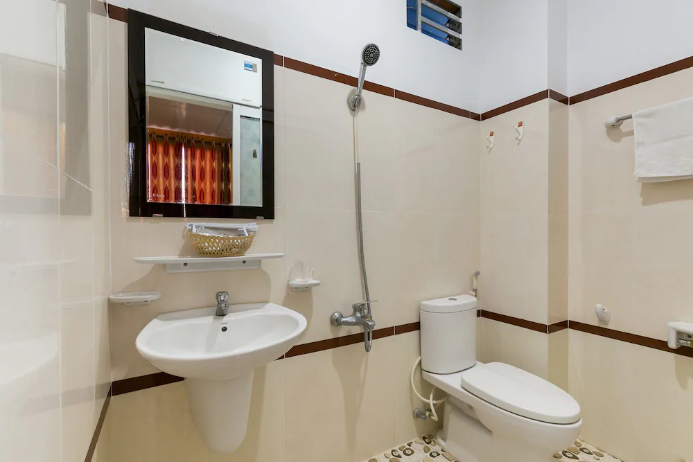 Xuan Thuy Hotel by OYO Rooms