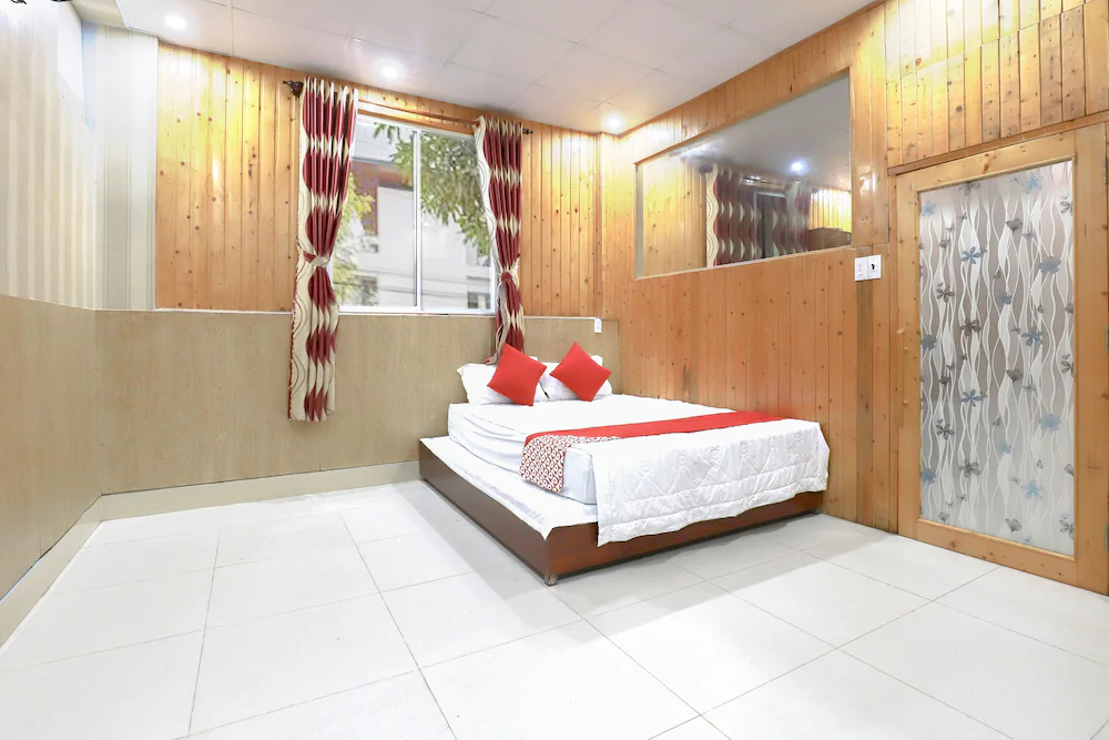 Xuan Thuy Hotel by OYO Rooms