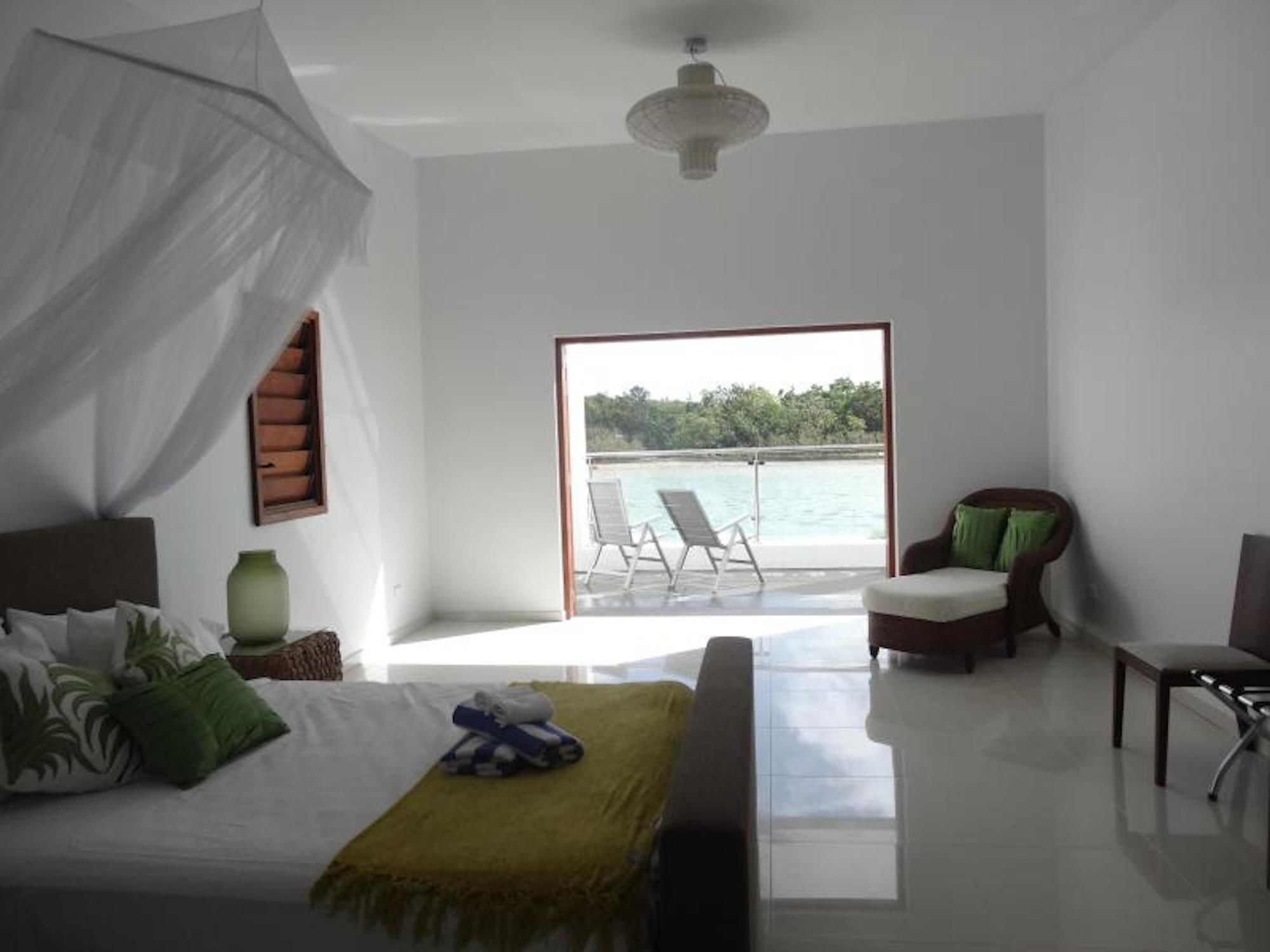 Paradise Point Escape