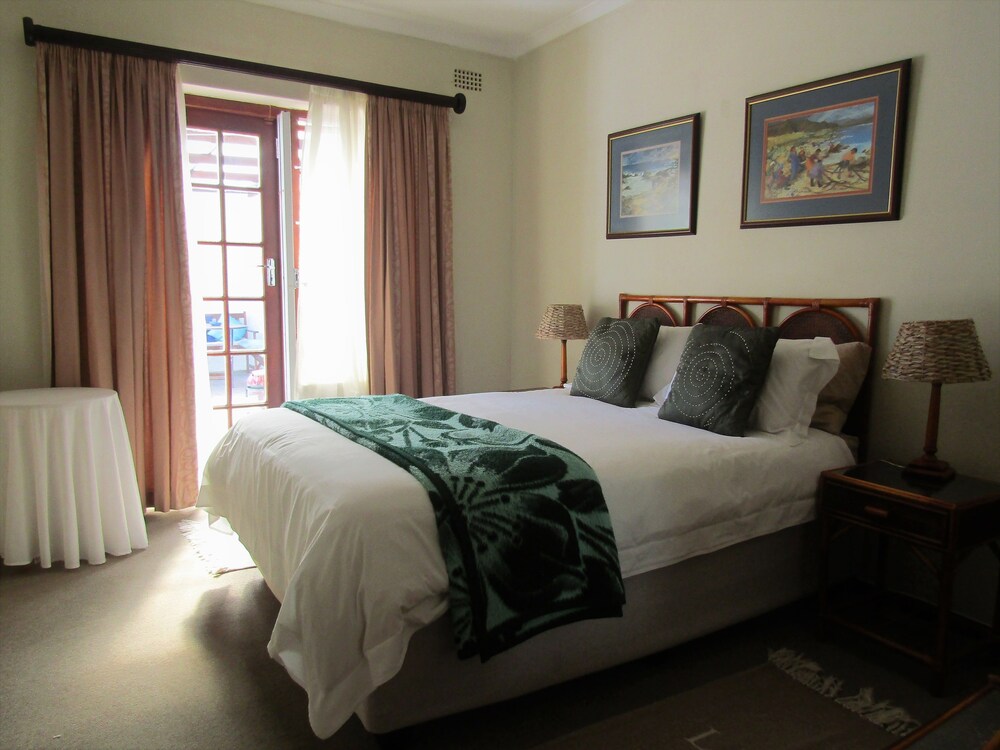 Dolphin Inn Guest House