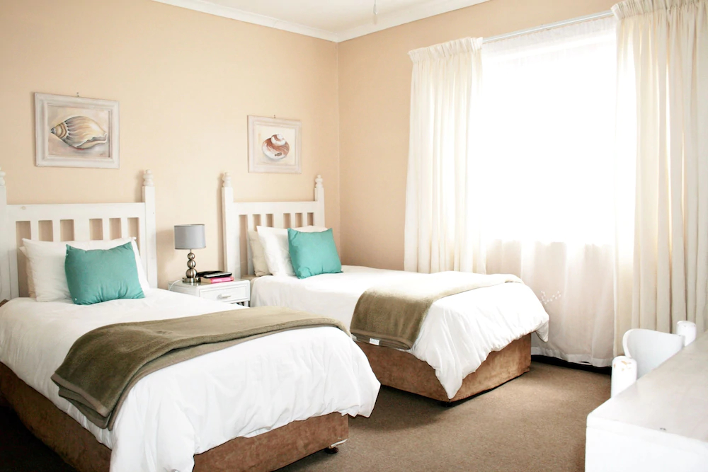 Dolphin Inn Guest House