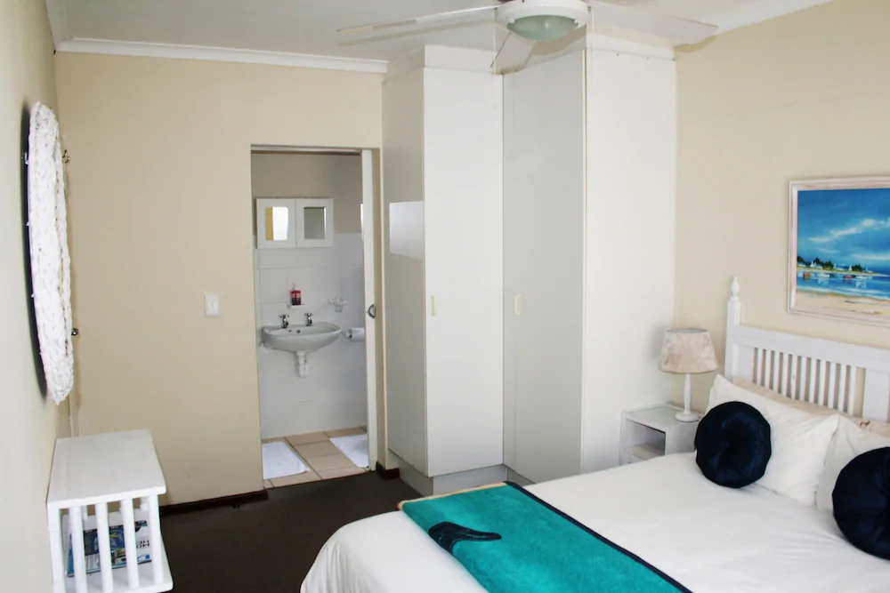 Dolphin Inn Guest House