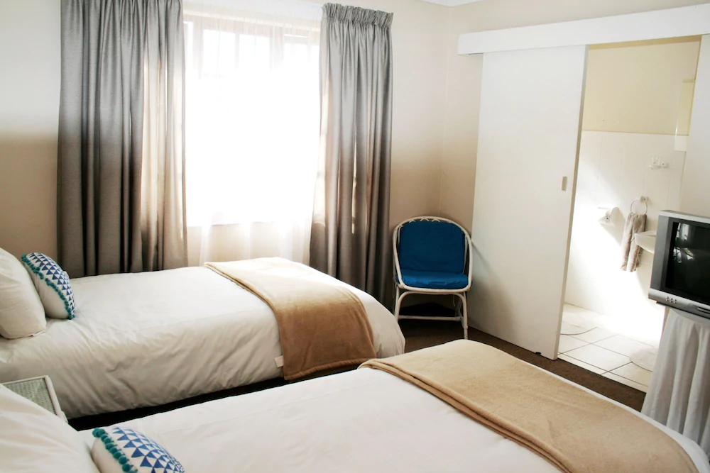 Dolphin Inn Guest House