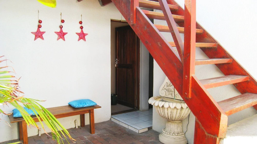Dolphin Inn Guest House