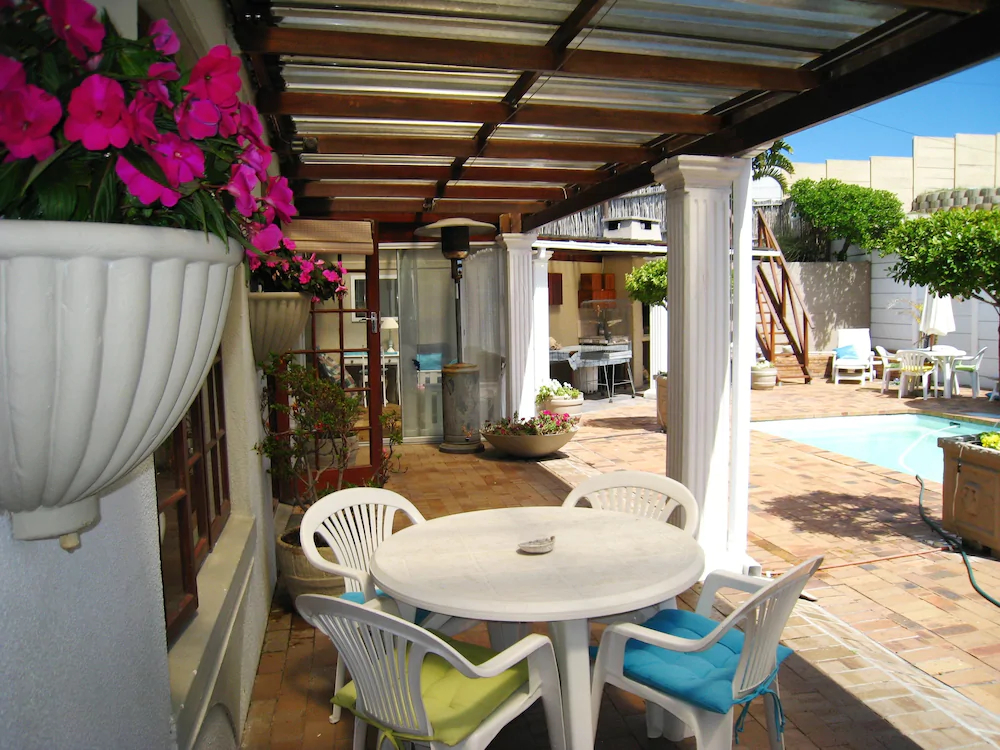 Dolphin Inn Guest House