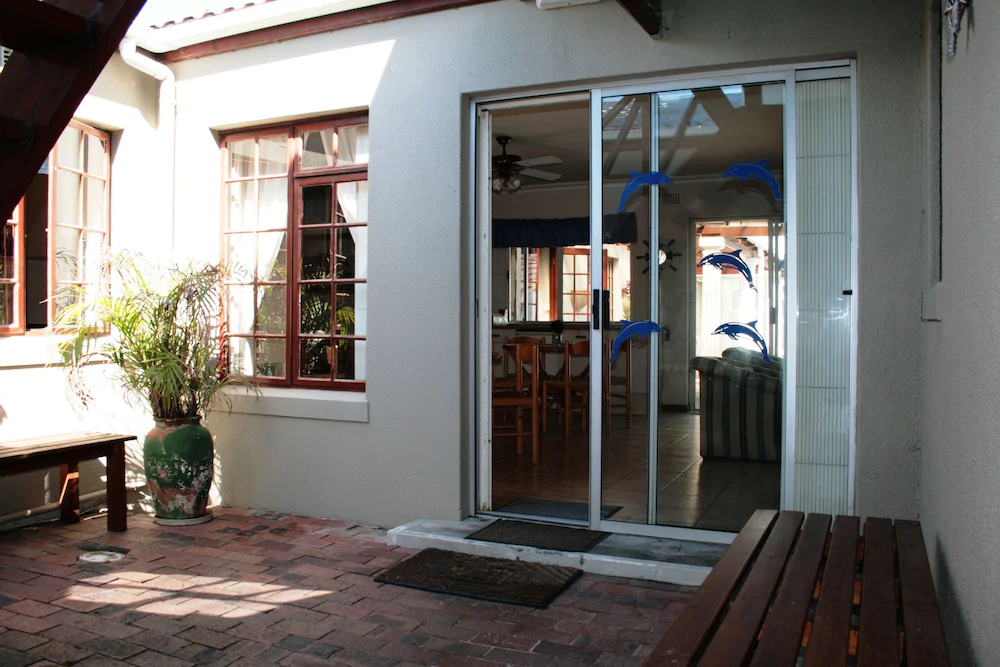 Dolphin Inn Guest House