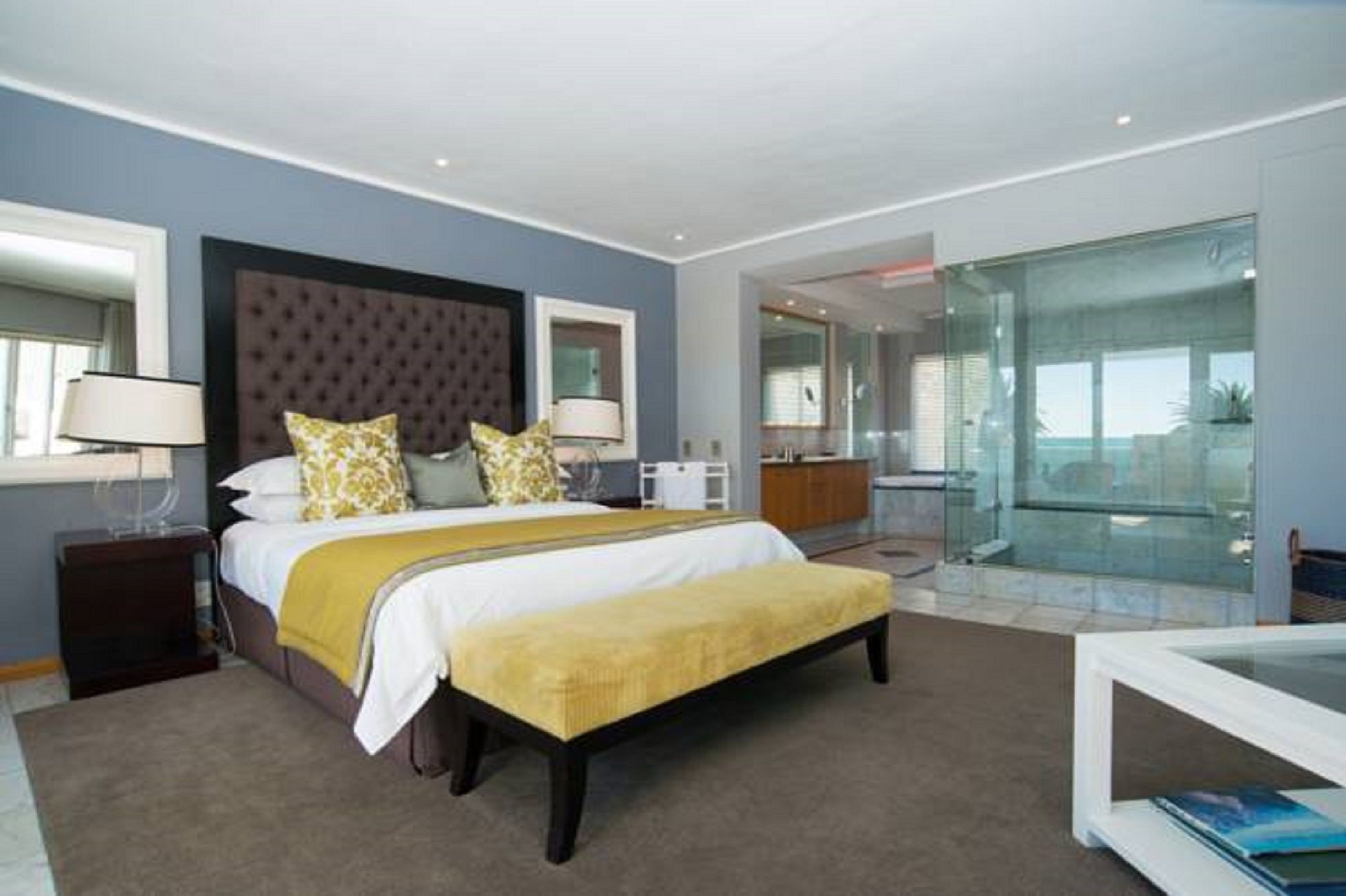 Morea House, Autograph Collection