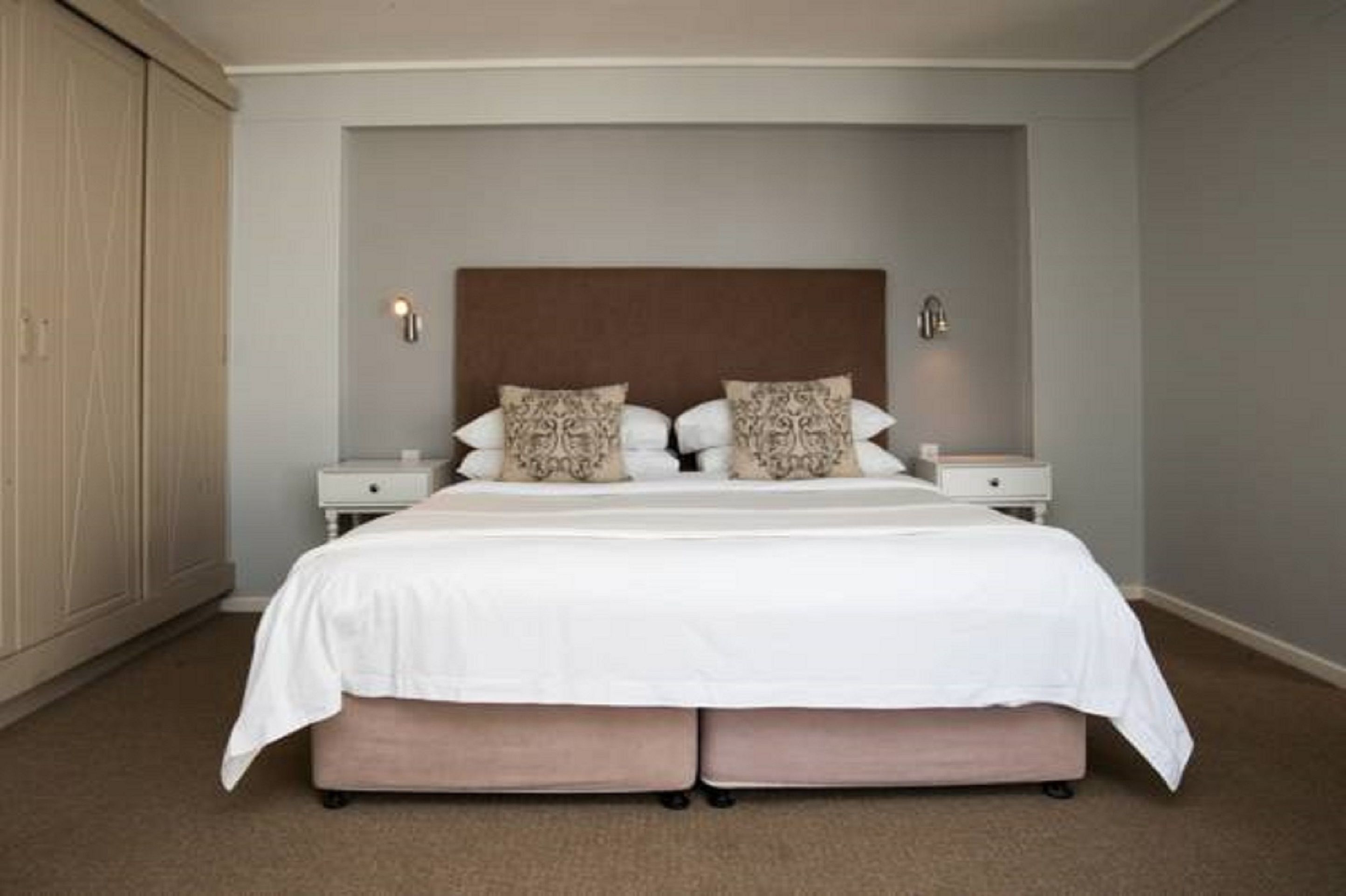 Morea House, Autograph Collection