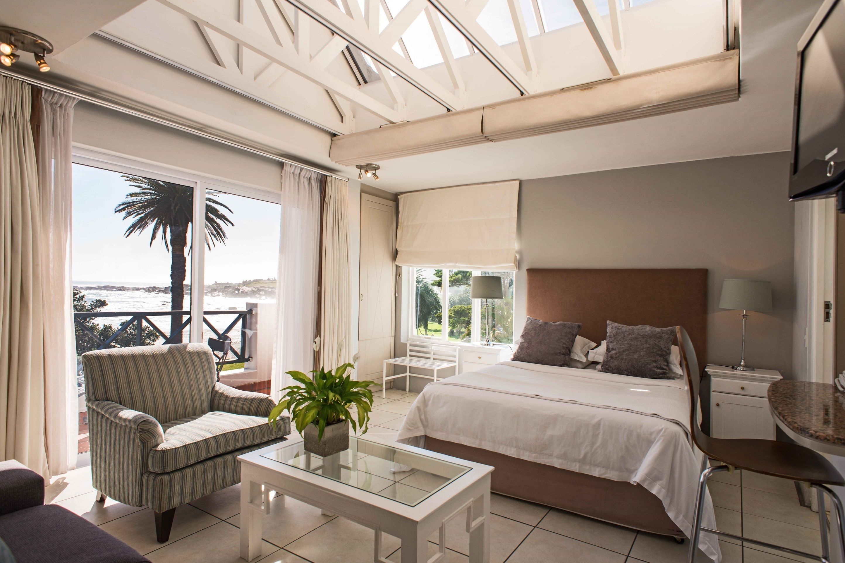 Morea House, Autograph Collection