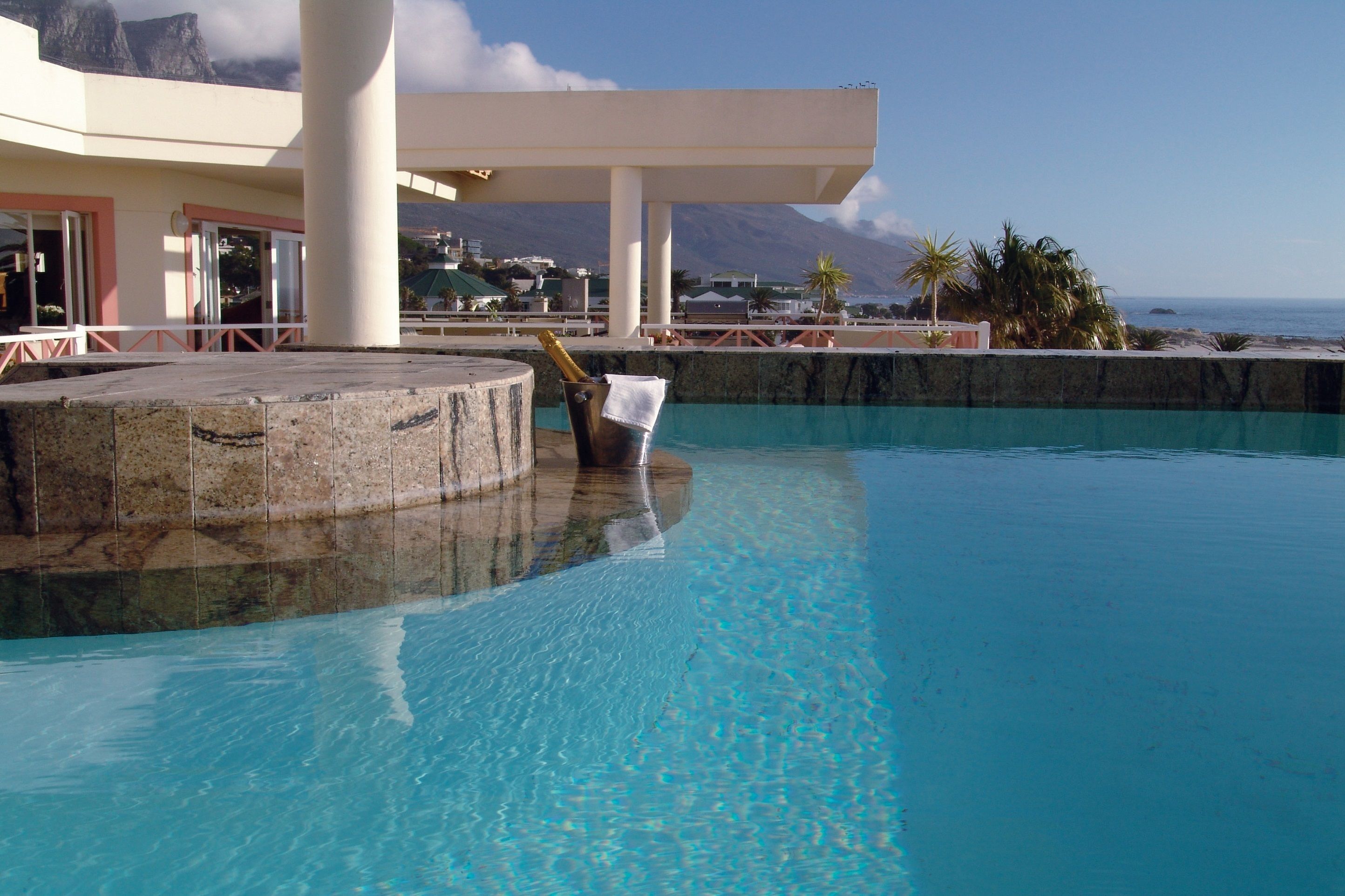 Morea House, Autograph Collection