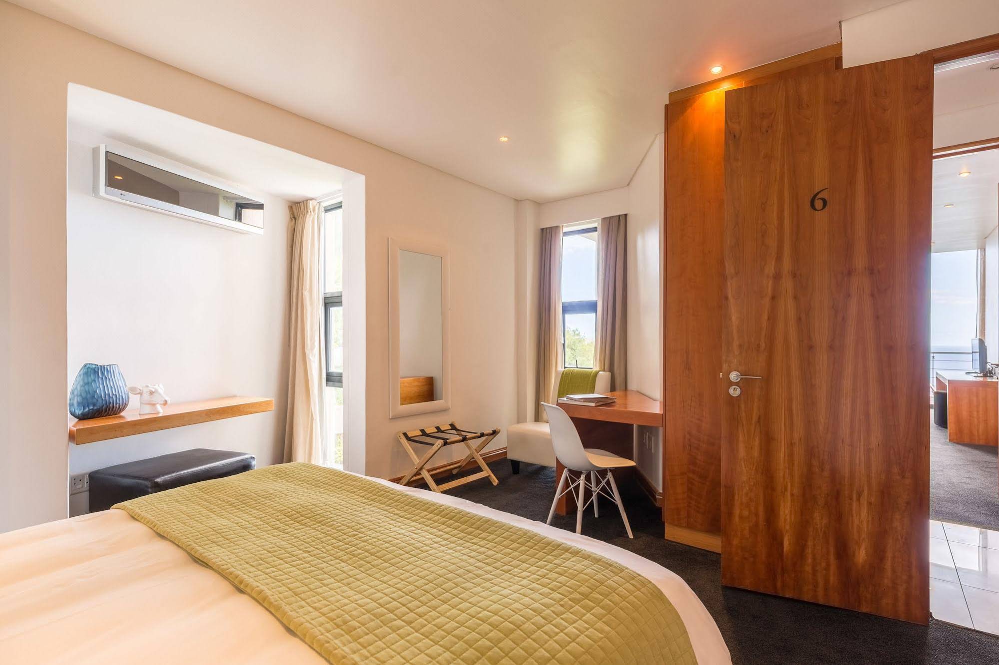 52 De Wet - Private Hotel