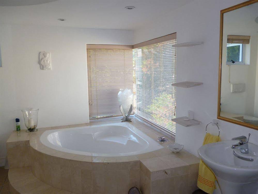 5 Options - Guest House