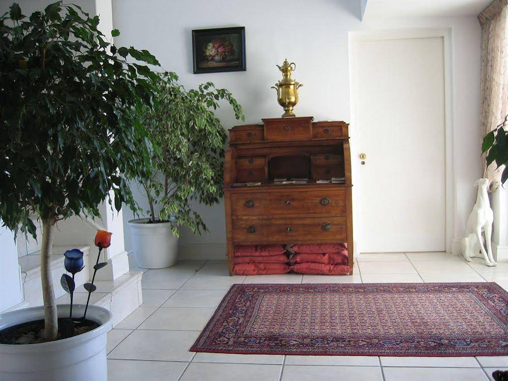 5 Options - Guest House