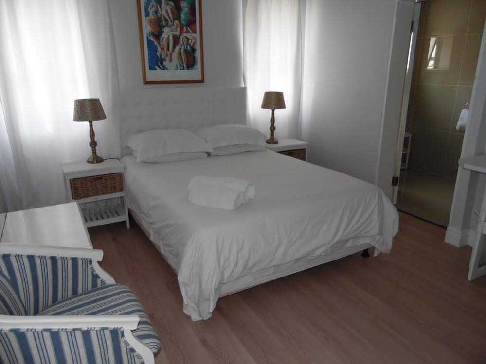 Albatross Guest House