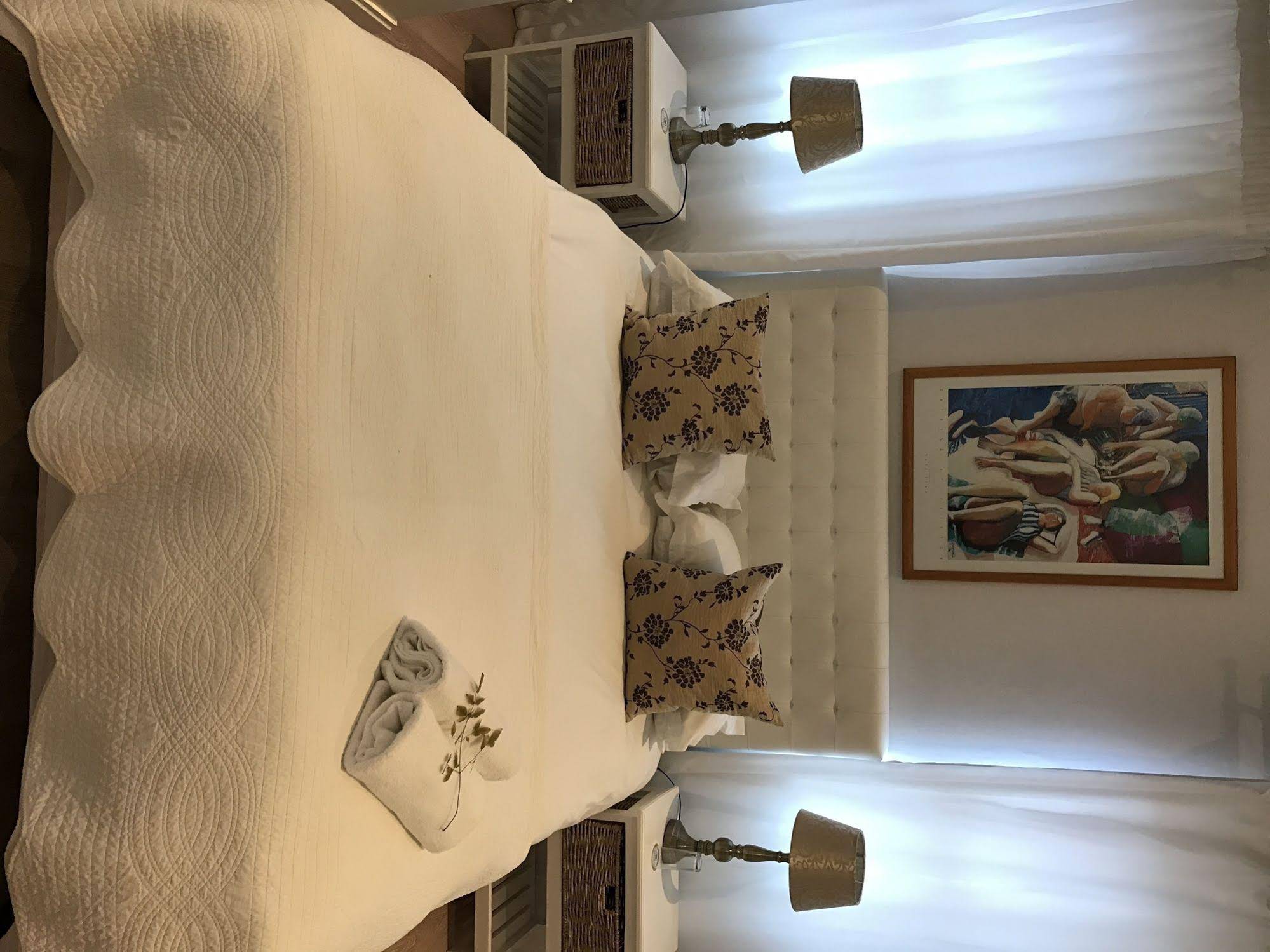 Albatross Guest House
