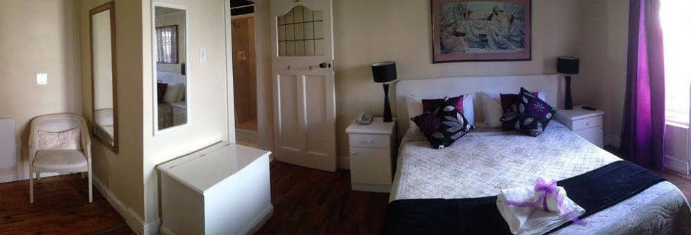 Albatross Guest House