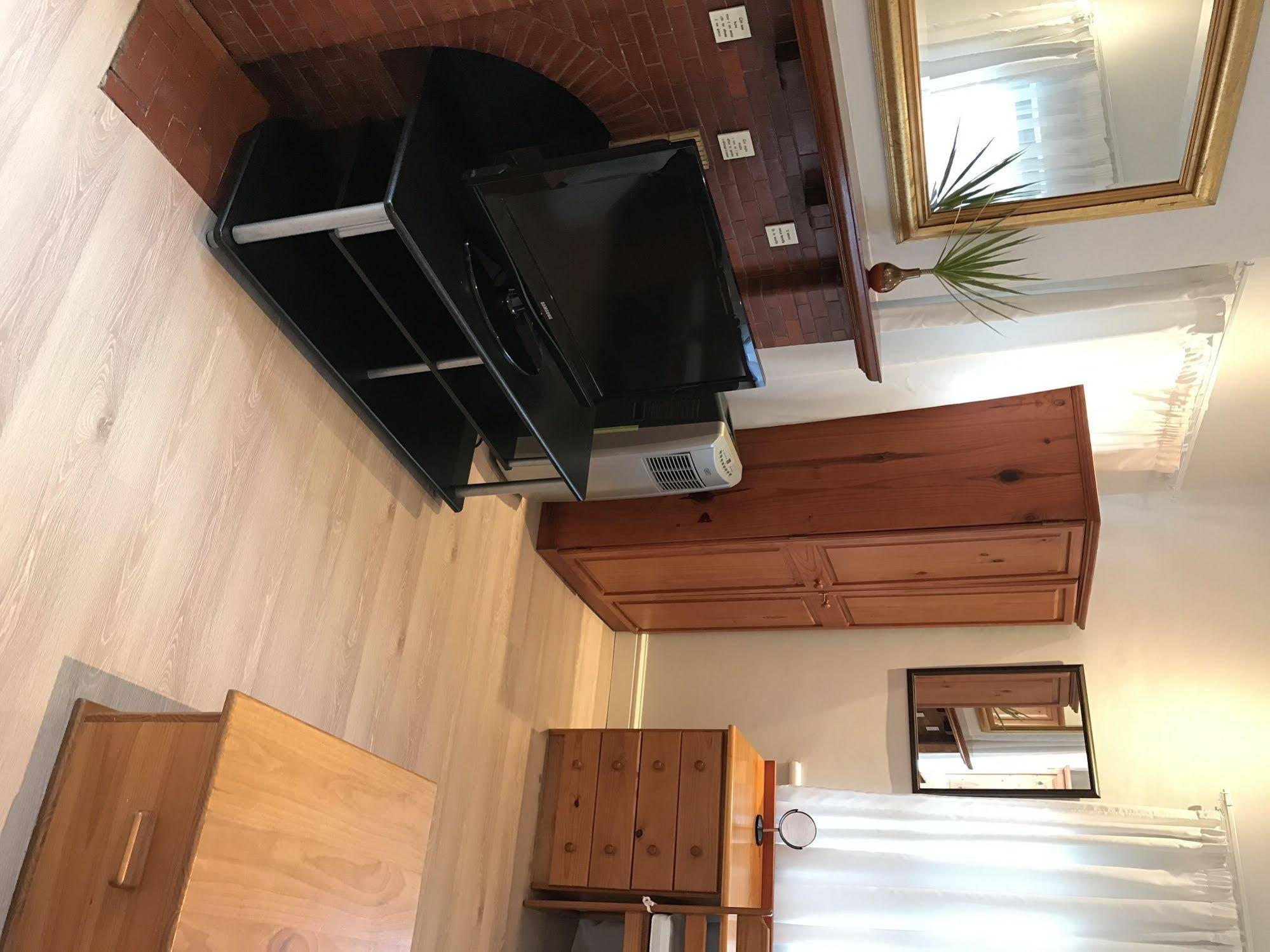 Albatross Guest House