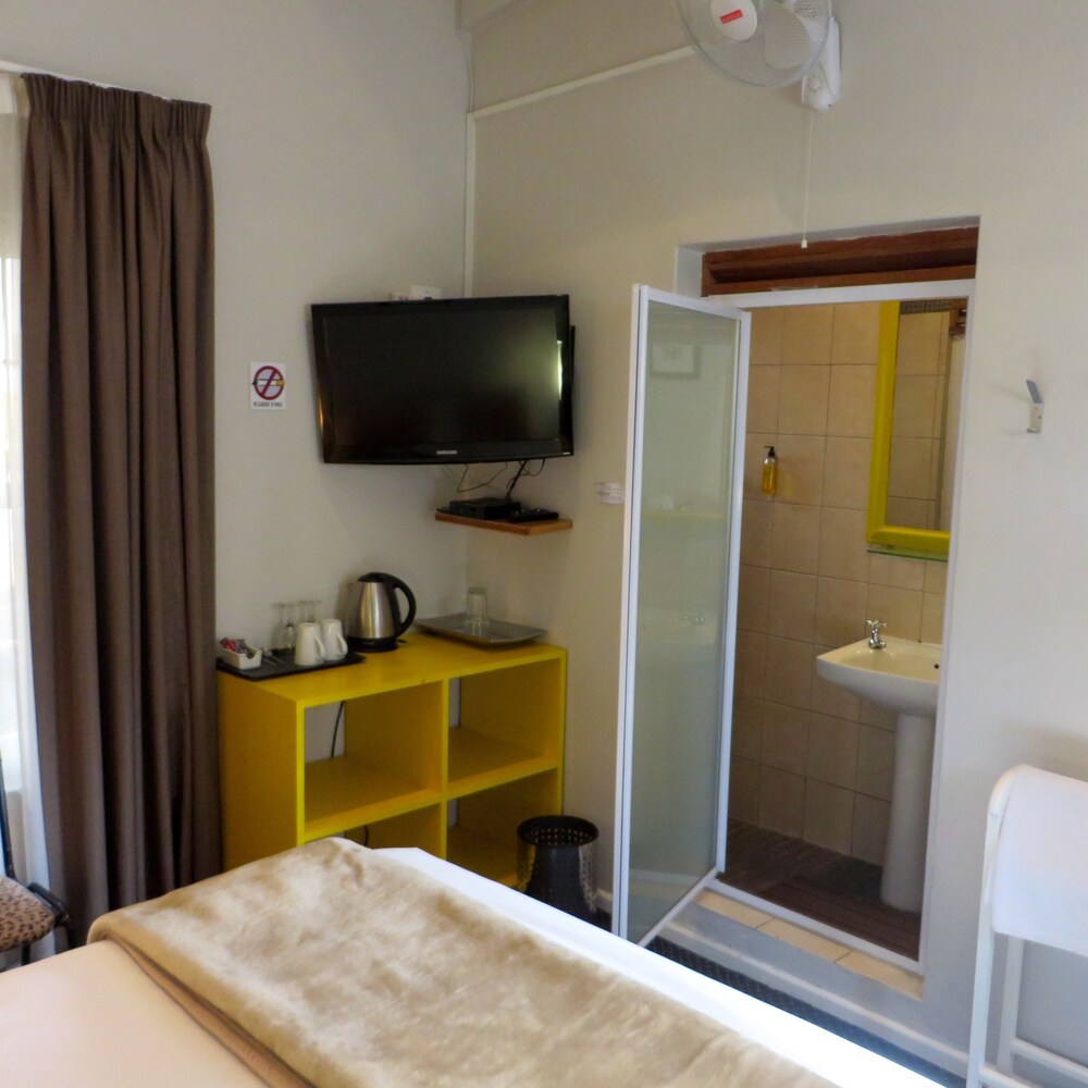 Ashanti Lodge Backpackers Gardens