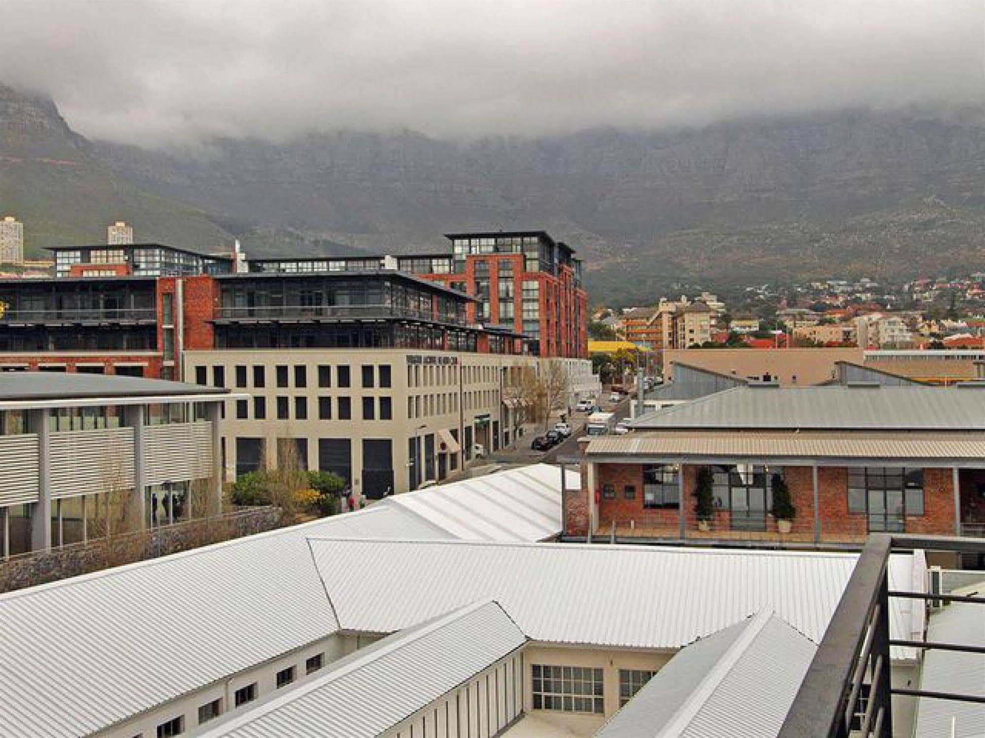 Canterbury 501 Apartment