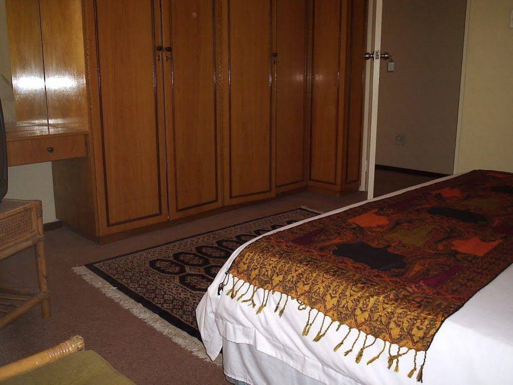 Cape Town Palms Bed and Breakfast & Self Catering Guest House