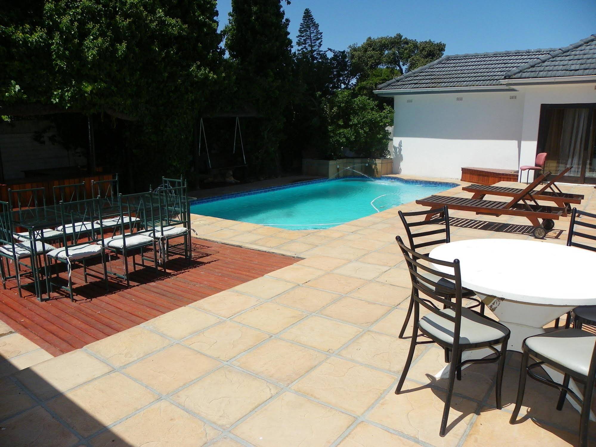 Cape Town Palms Bed and Breakfast & Self Catering Guest House