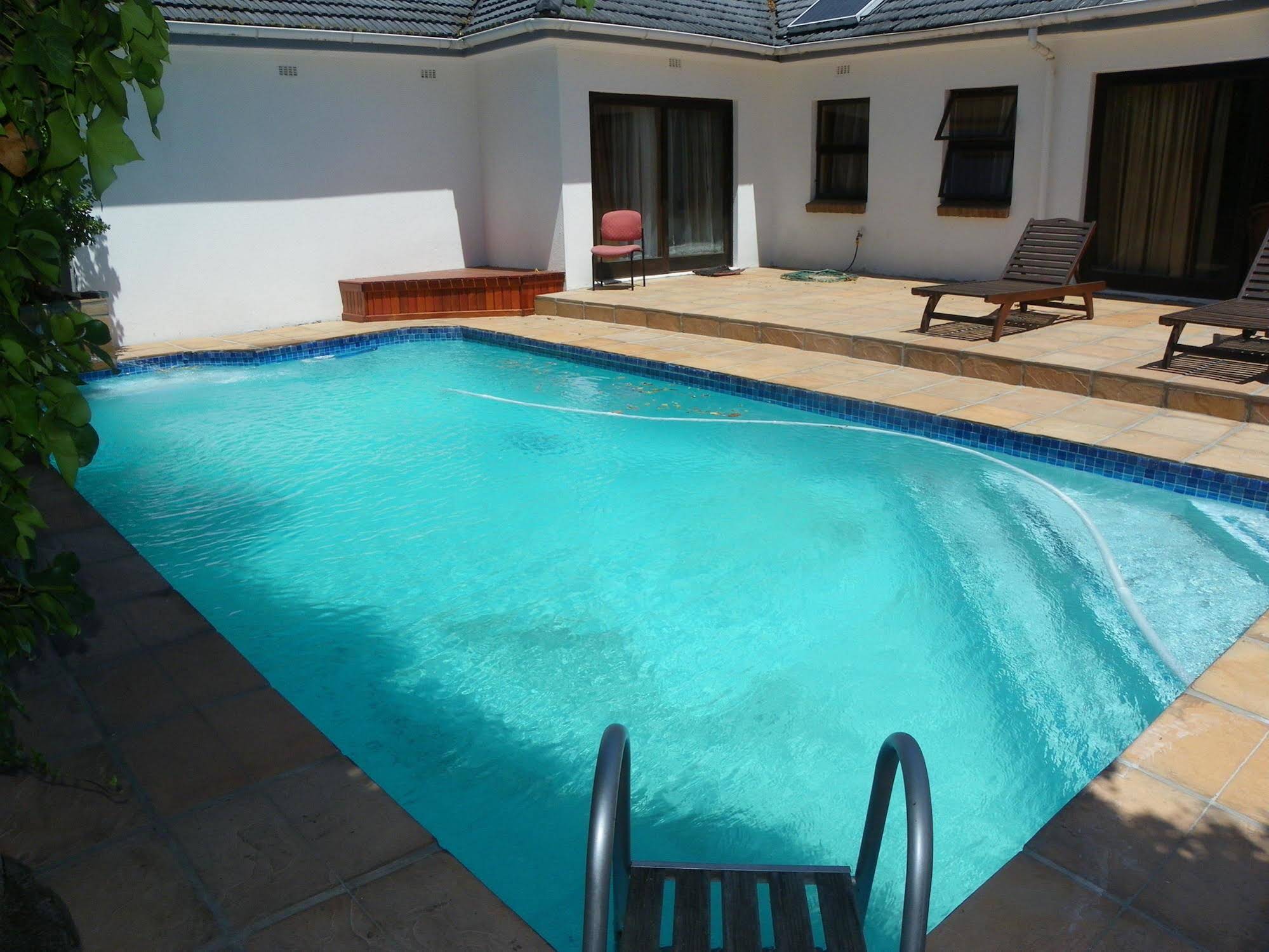 Cape Town Palms Bed and Breakfast & Self Catering Guest House