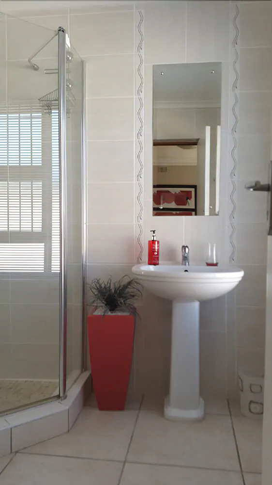 Crystalvilla Guesthouse