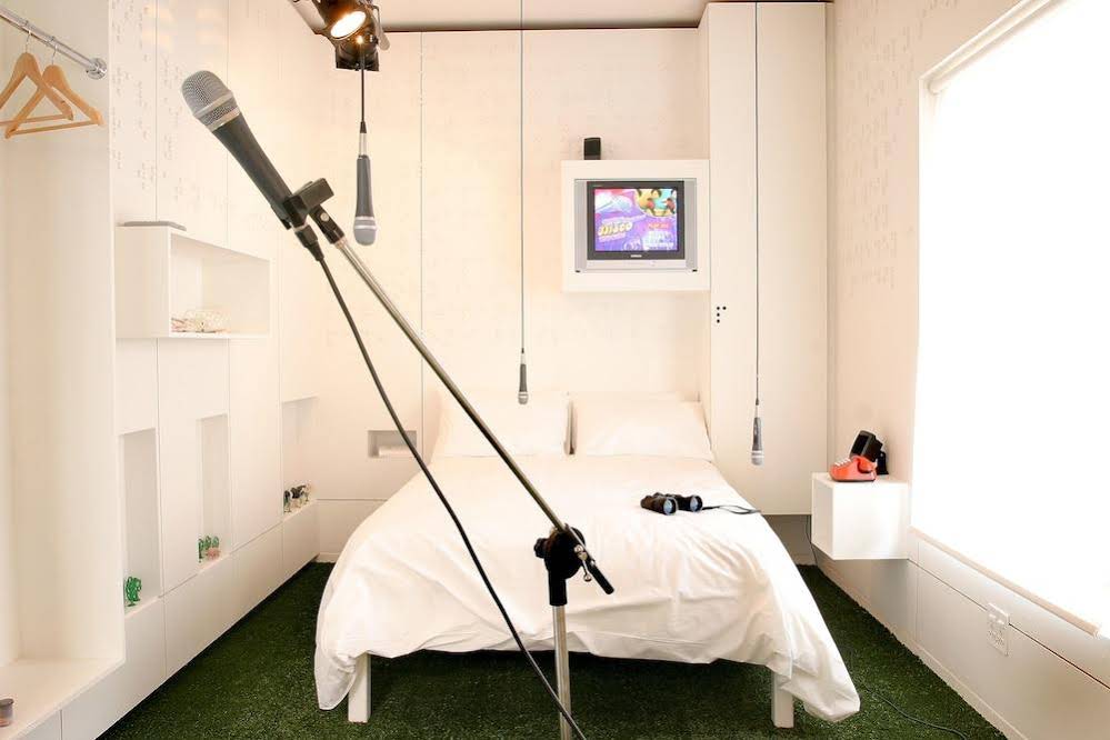 Daddy Long Legs Art-Hotel