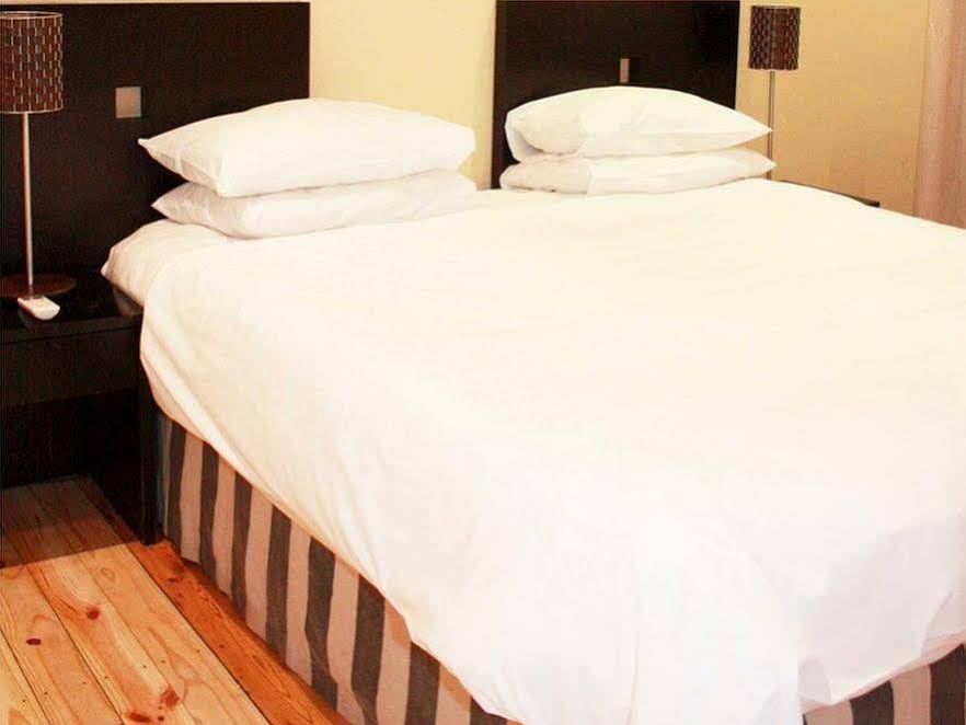 Daddy Long Legs Art-Hotel