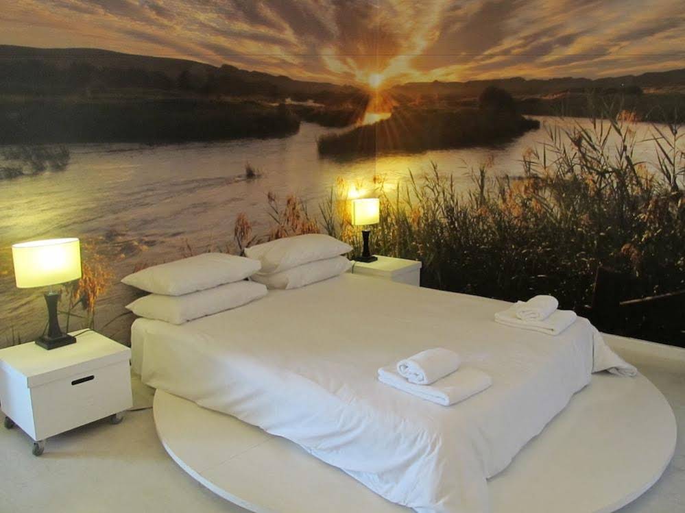 Daddy Long Legs Art-Hotel