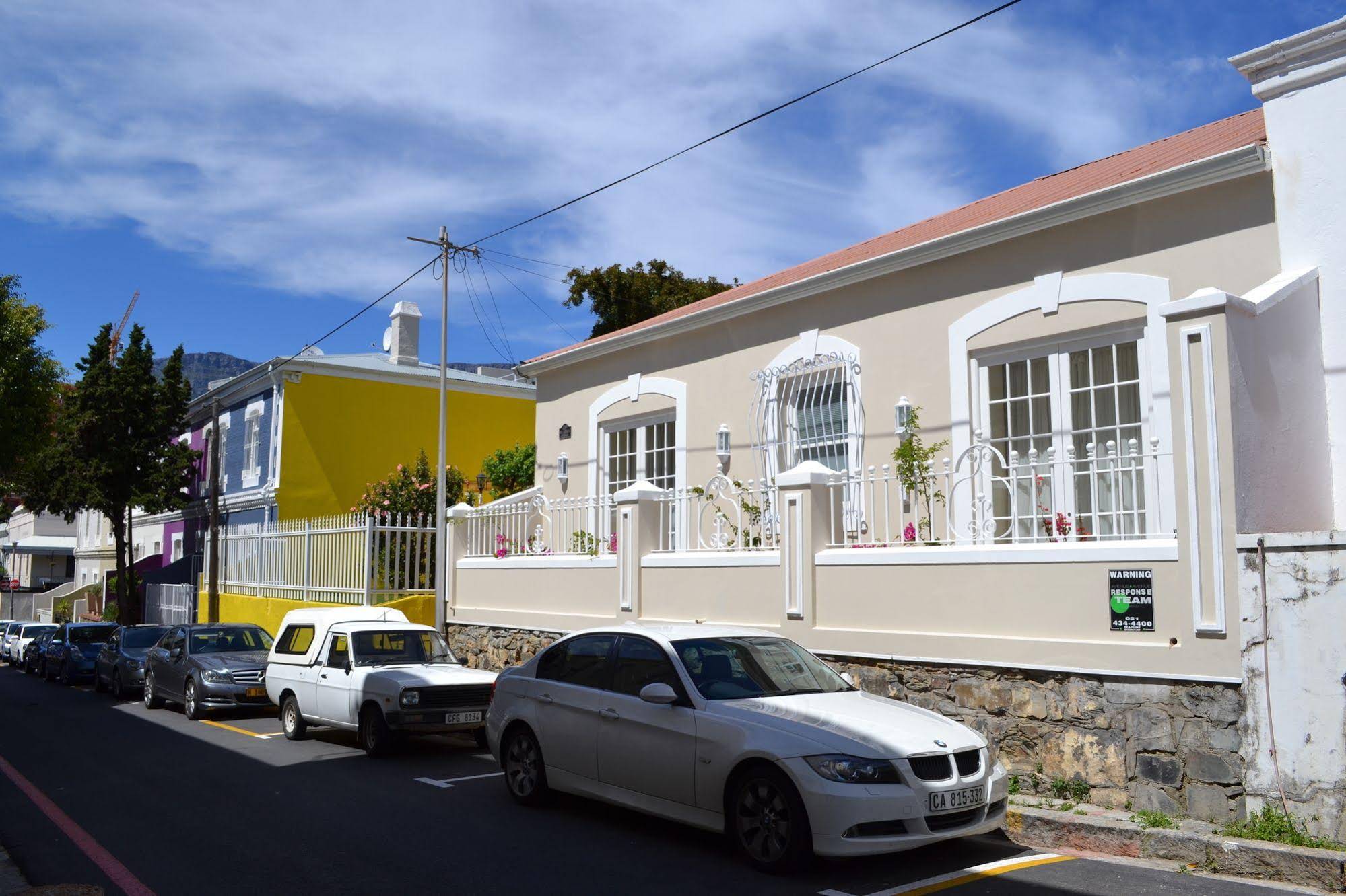 De Waterkant Cottages & Apartments