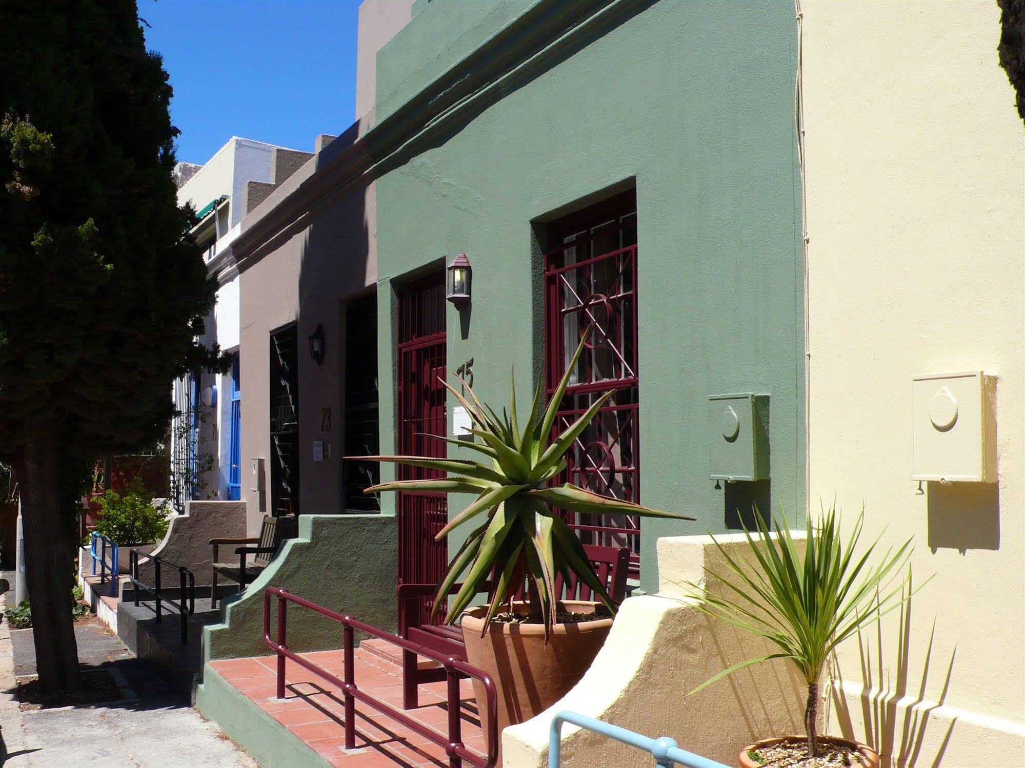 De Waterkant Cottages & Apartments