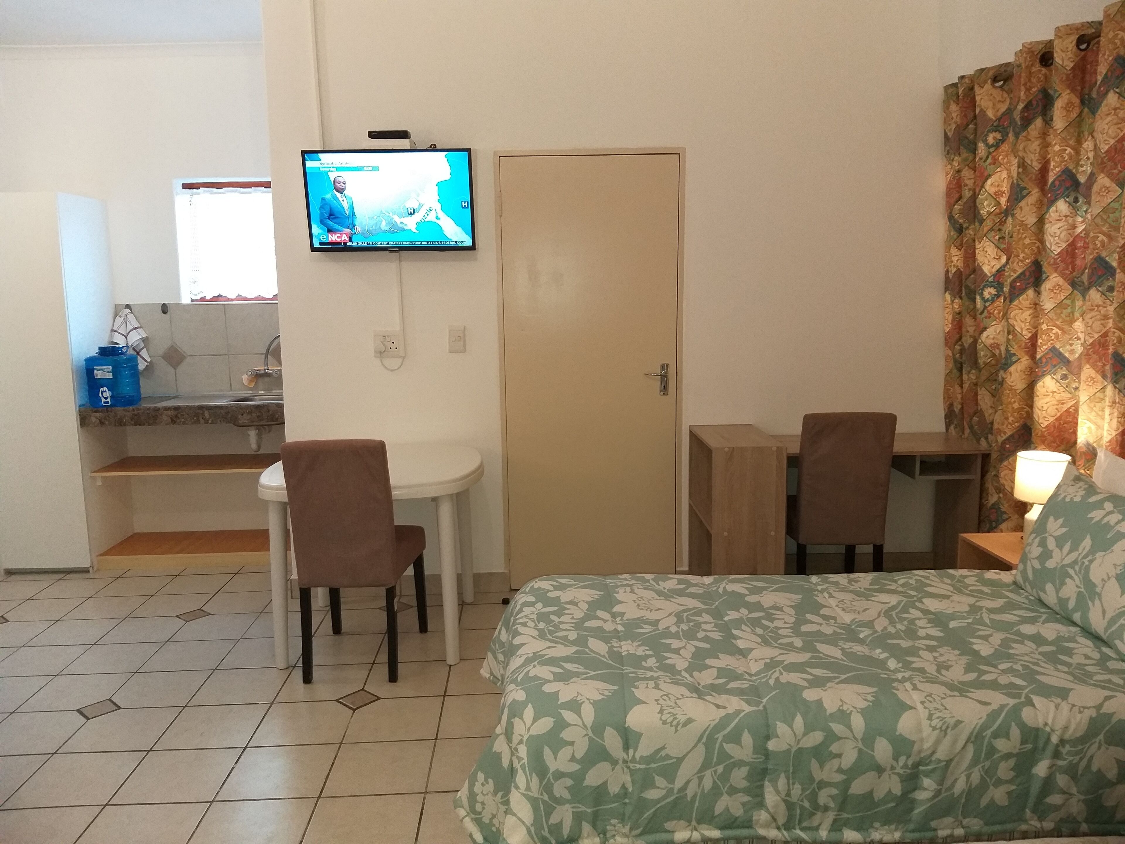 DJ'S B&B