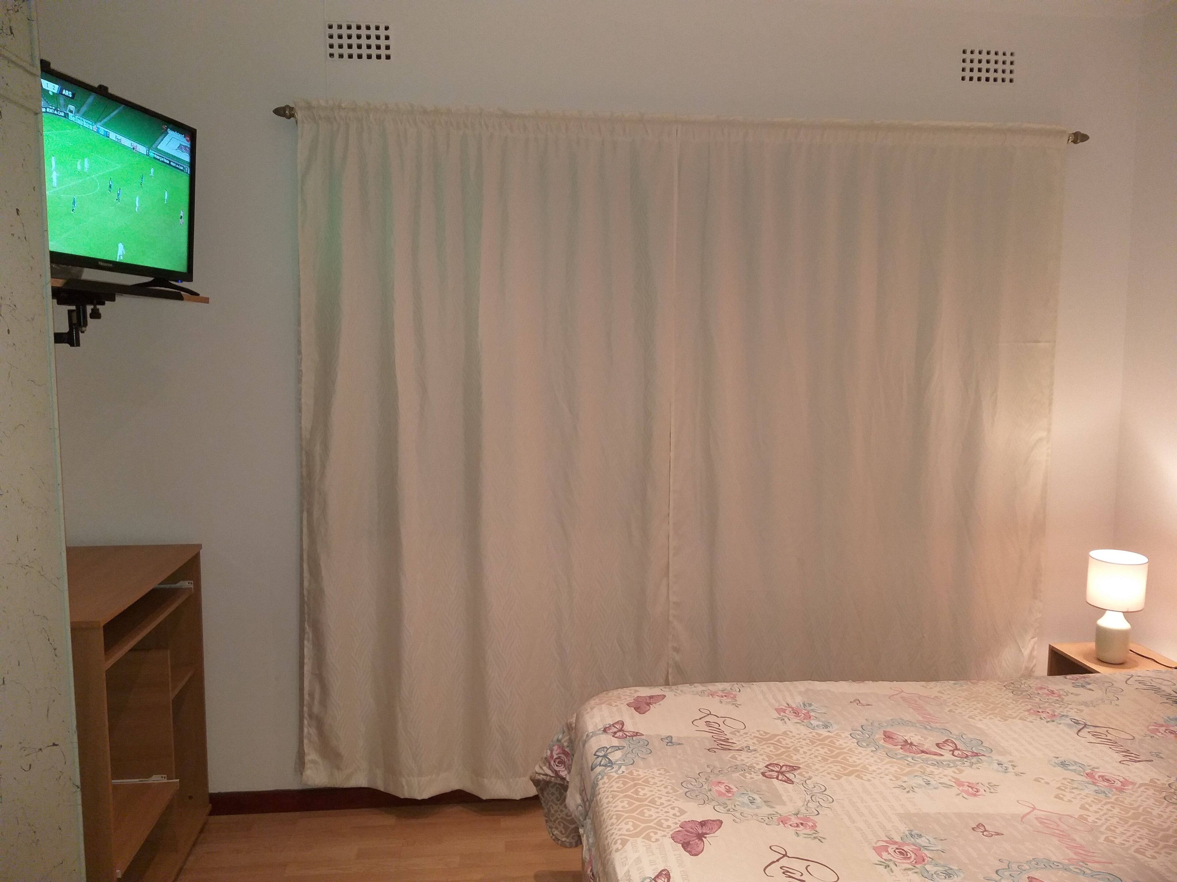DJ'S B&B