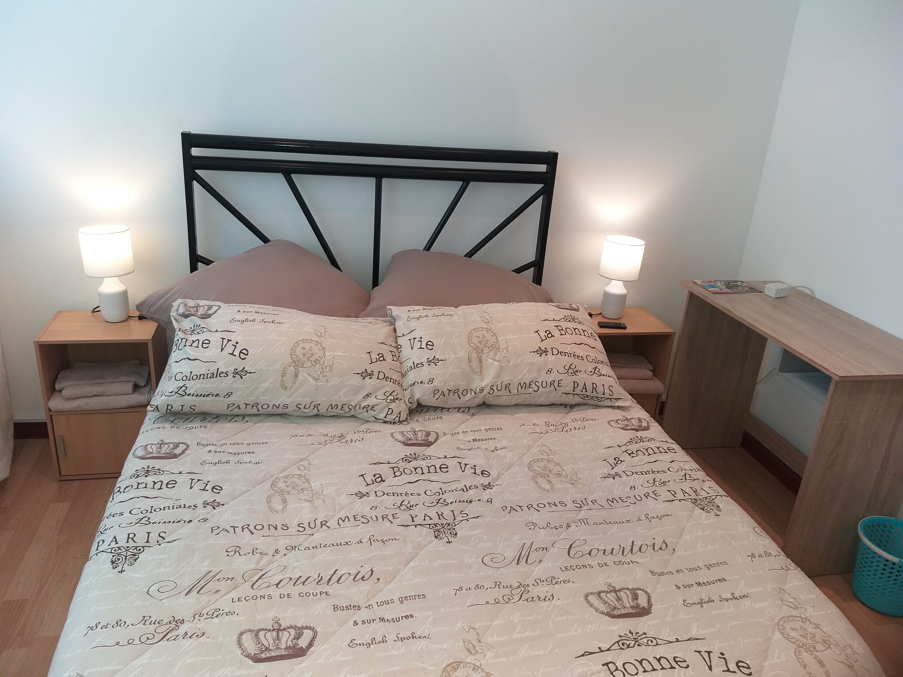 DJ'S B&B