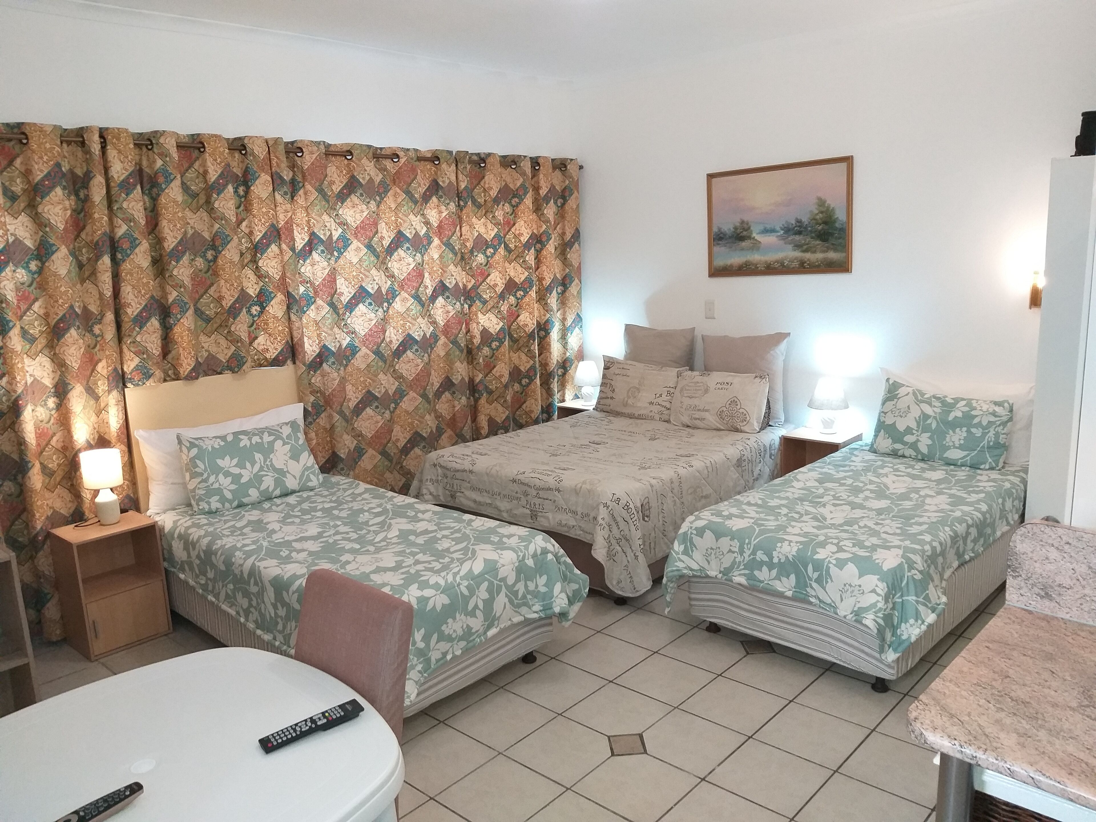 DJ'S B&B