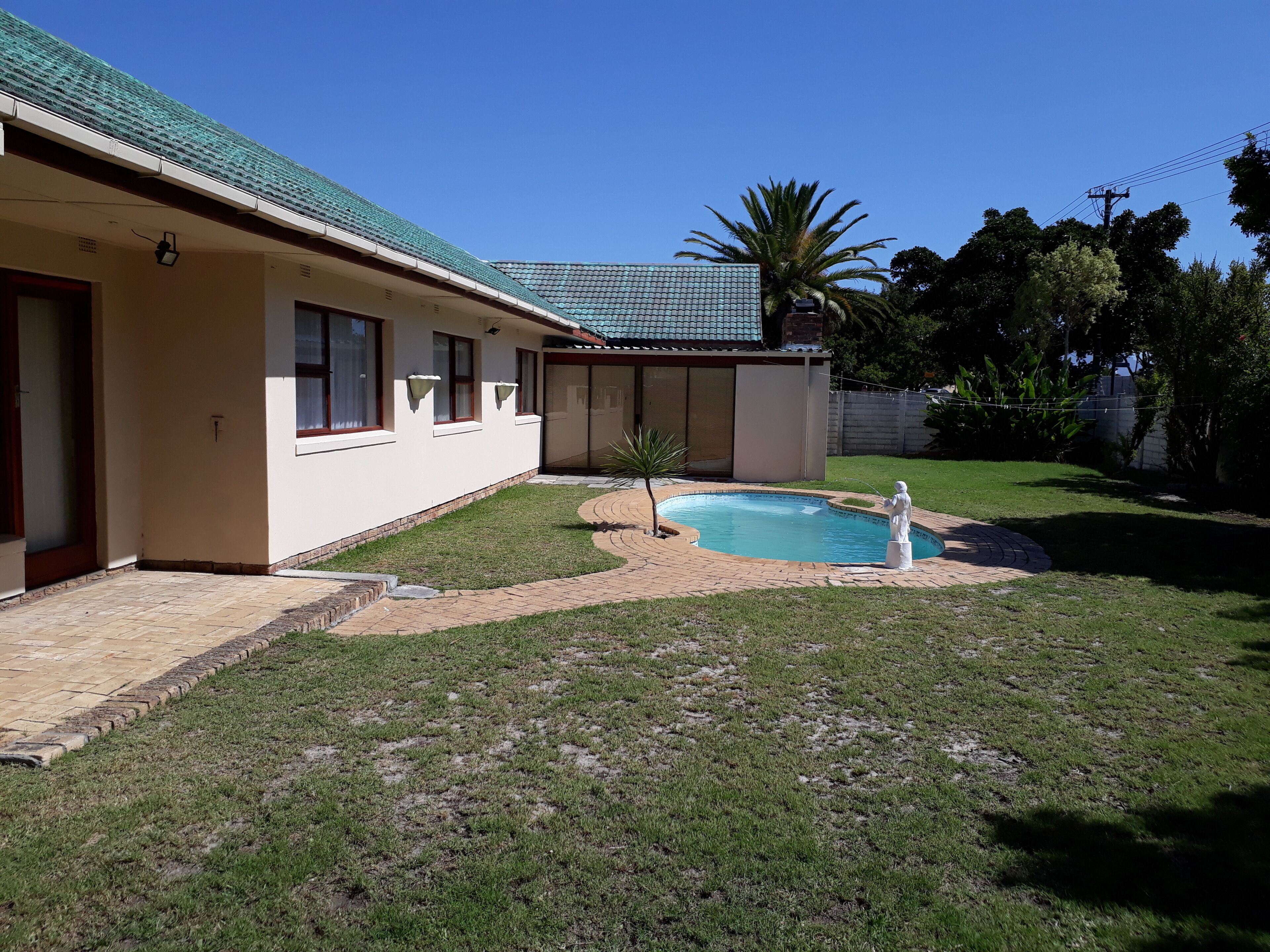 DJ'S B&B
