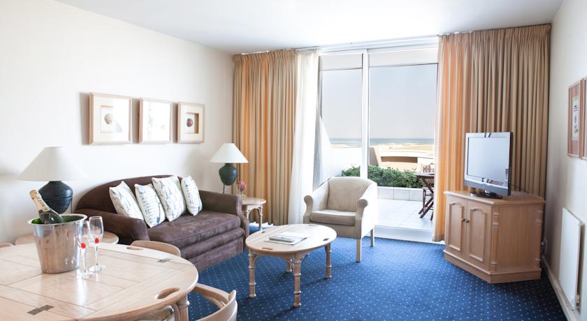 Dolphin Beach Hotel