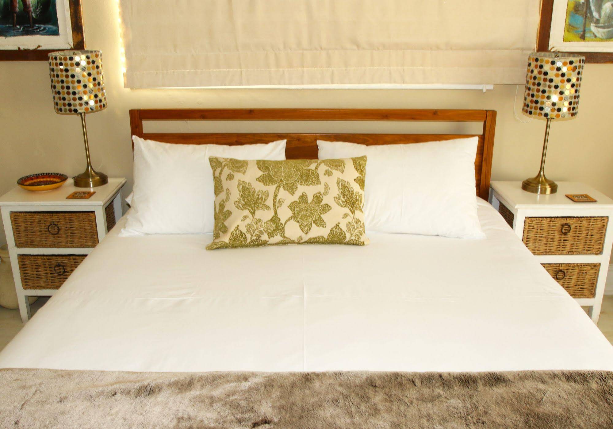 Dolphin Inn Guesthouse