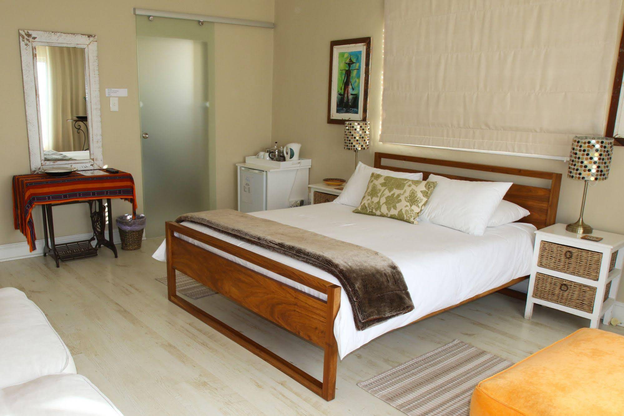 Dolphin Inn Guesthouse