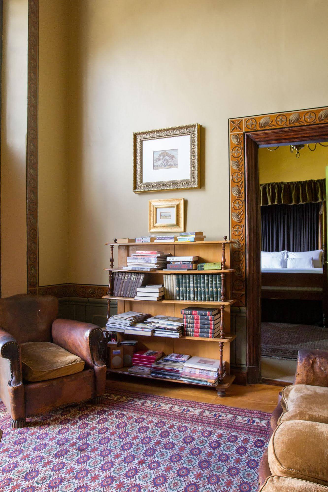 Dutch Manor Antique Hotel