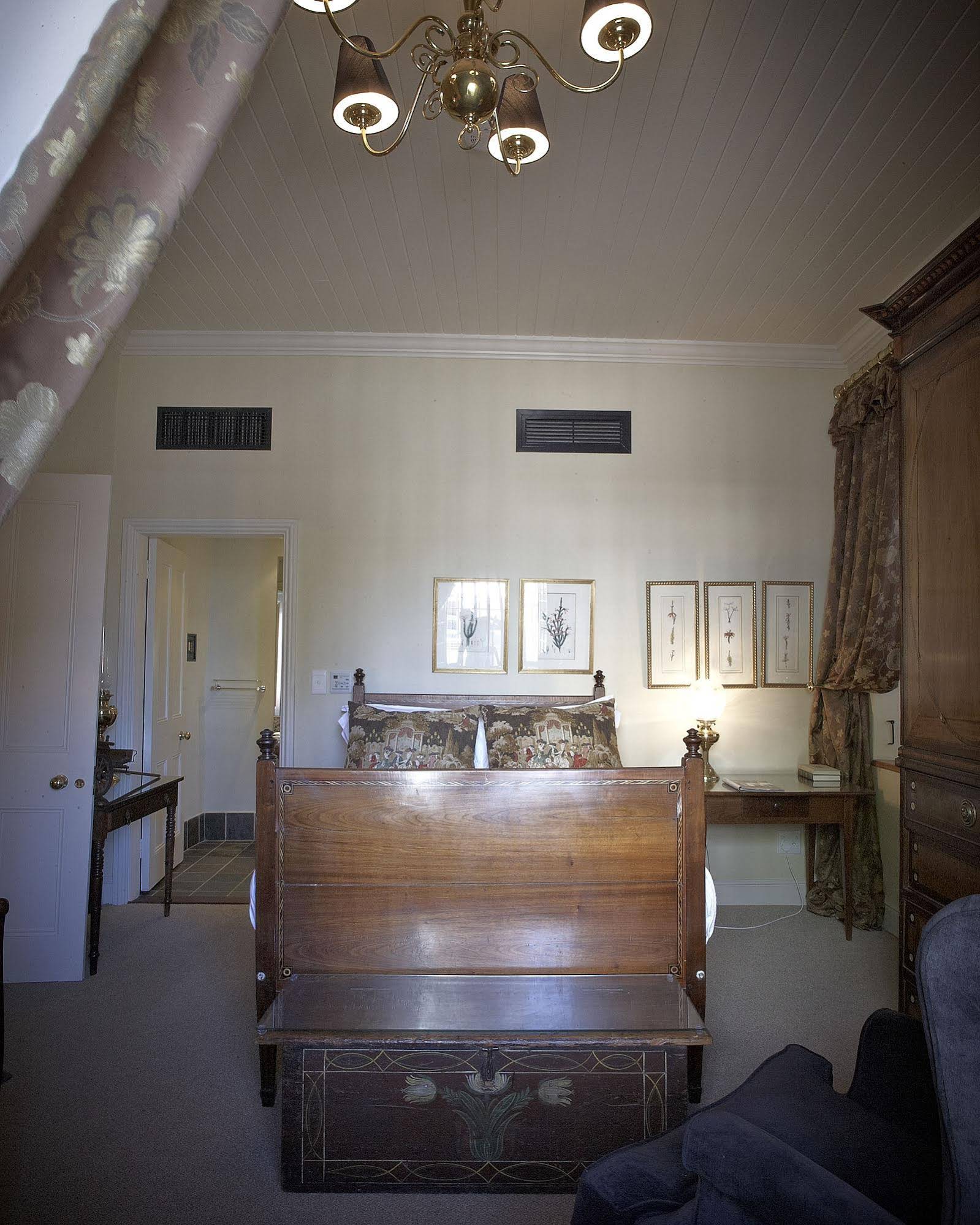 Dutch Manor Antique Hotel