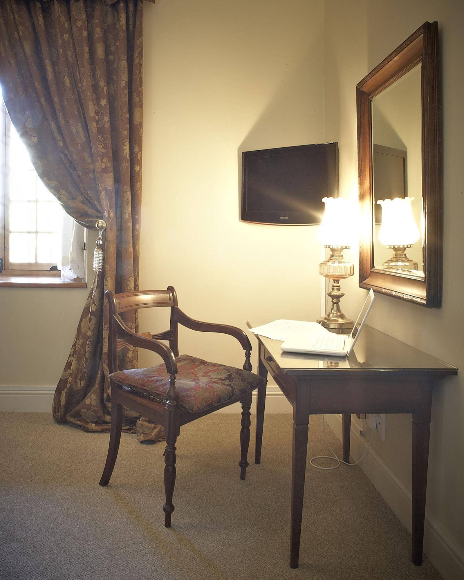 Dutch Manor Antique Hotel