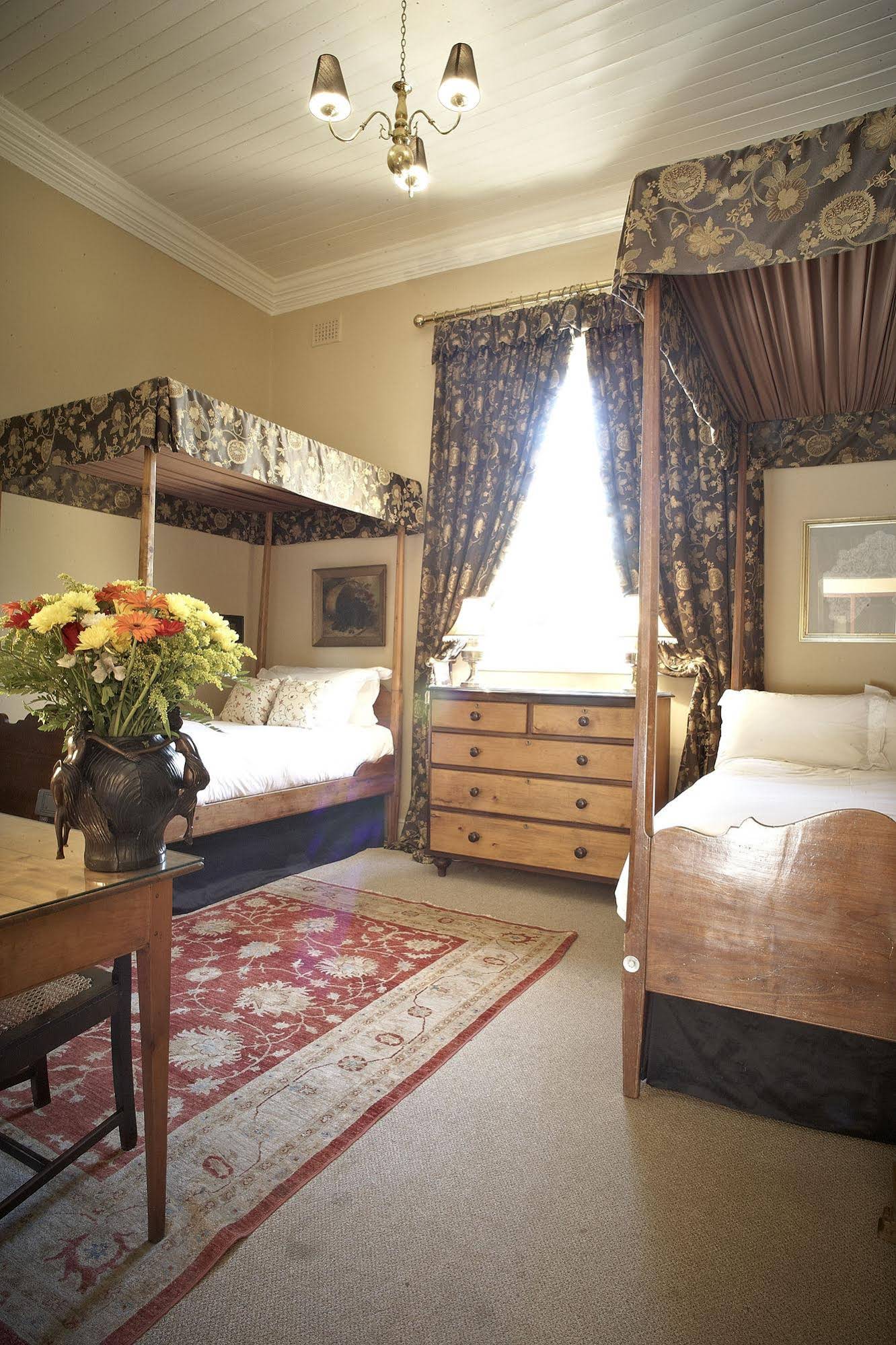 Dutch Manor Antique Hotel